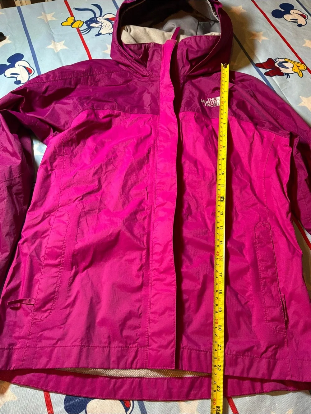 The north face child jacket size large 14/16 hyvent